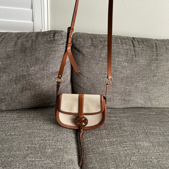 🎉Host Pick🎉 Tory Burch Canvas and Leather Bag - Picture 13 of 15